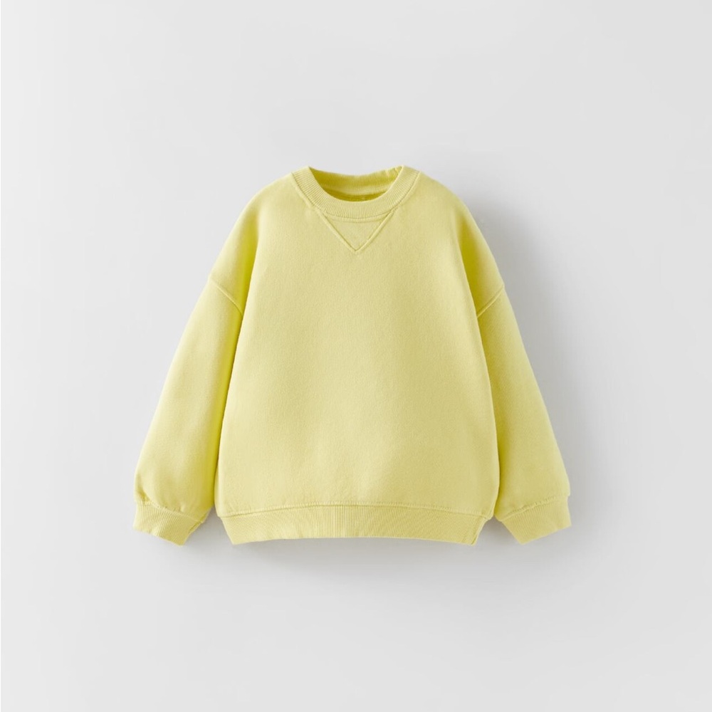 Zara Kids Basic Crewneck Sweatshirt in Butter Yellow Size 4/5